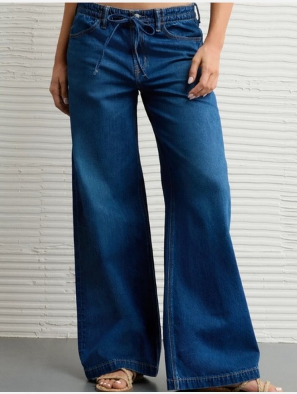 NEW American Eagle Dreamy Drape Ultra Wide Leg Denim Jeans Strigid Size 4/27